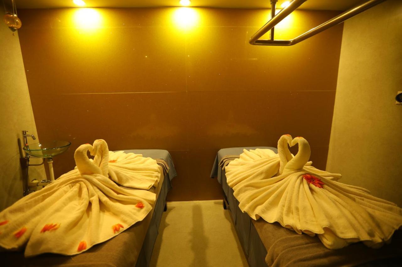 V 7 Hotel Csennai Kültér fotó